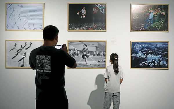 两岸摄影展2.jpg