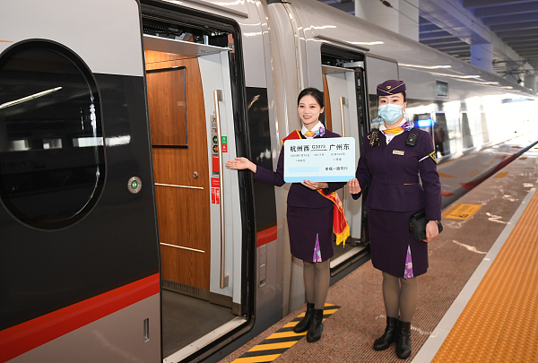 new passenger train service linking hangzhou, guangzhou launched